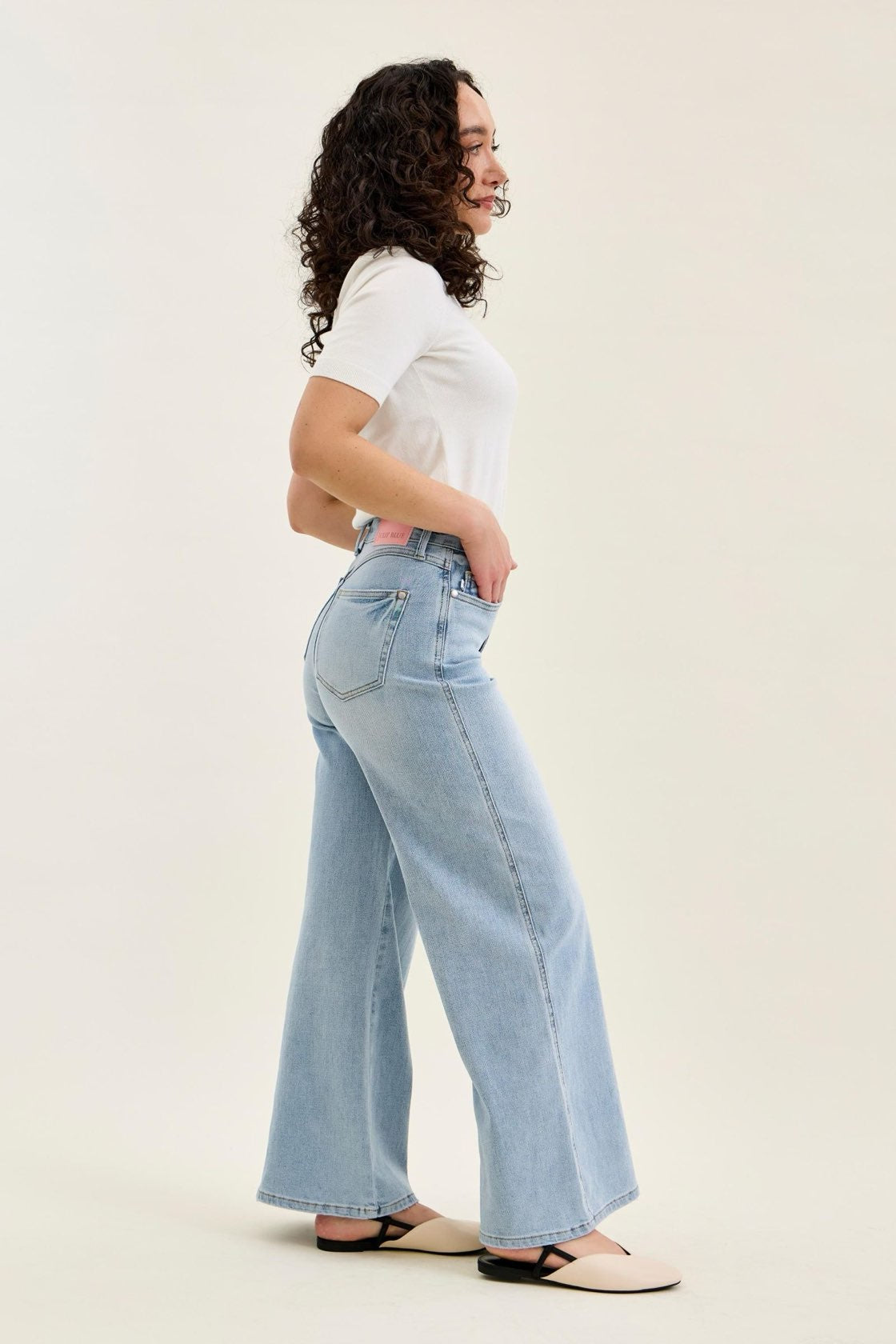 High-rise wide-leg jeans
